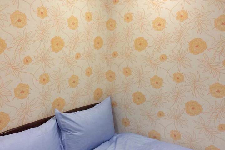 Room 17 of 36