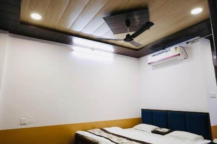 Room 20 of 32