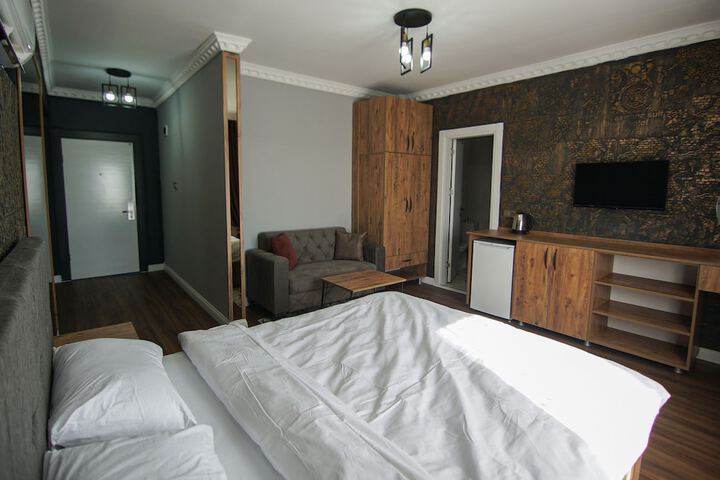 Room 13 of 21