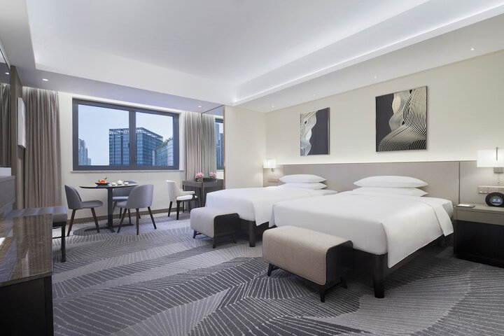 Room 33 of 66