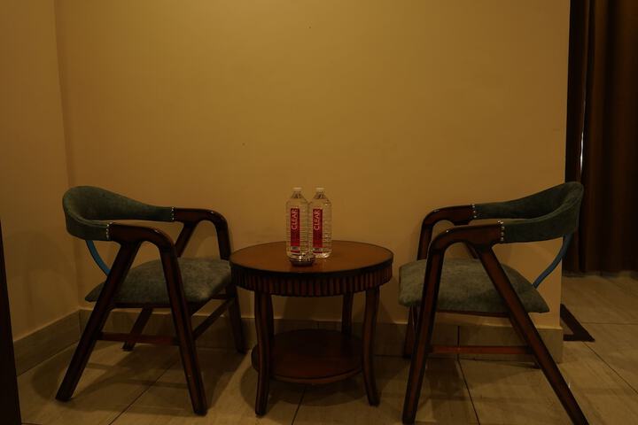 Room 8 of 35