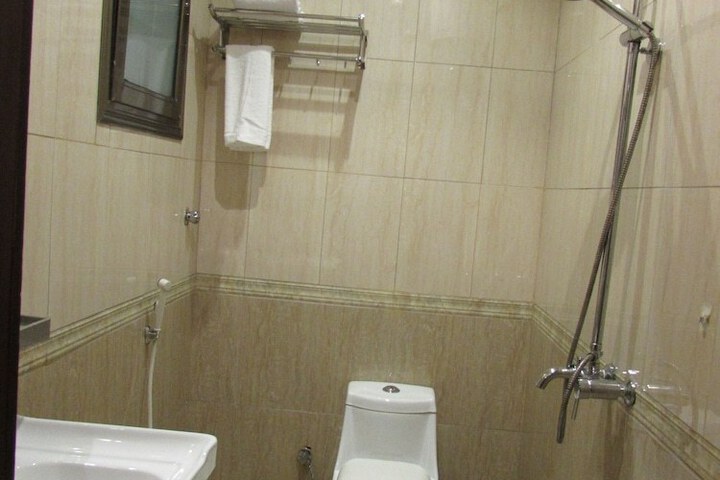 Iwan Alandalusia Hotel Suites Almarwah