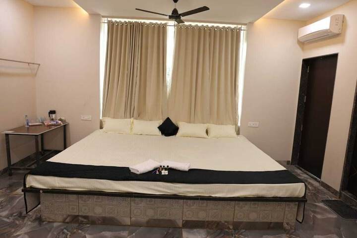 Room 8 of 23