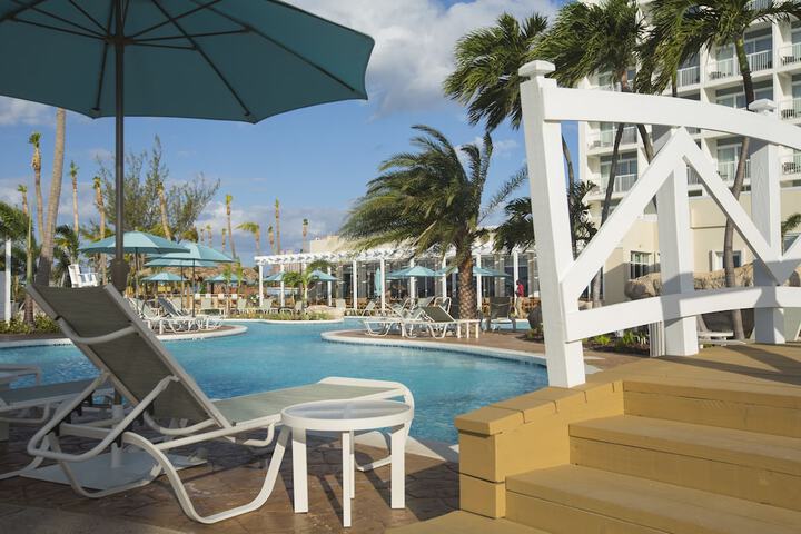Hotel with Pool