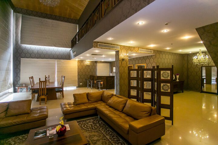 Hotel Lobby