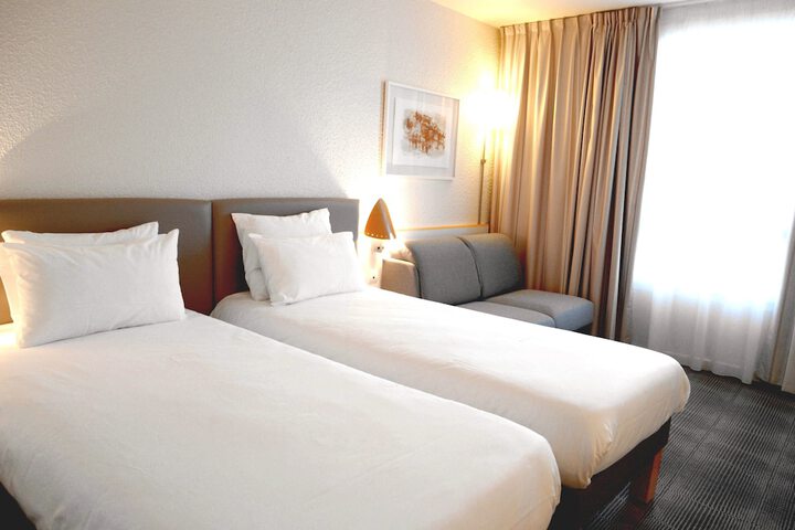 Room 3 of 125