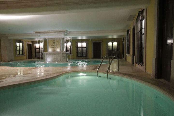 Pool Hotel