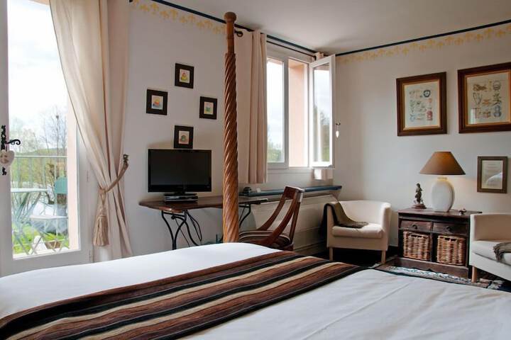 Room 4 of 62