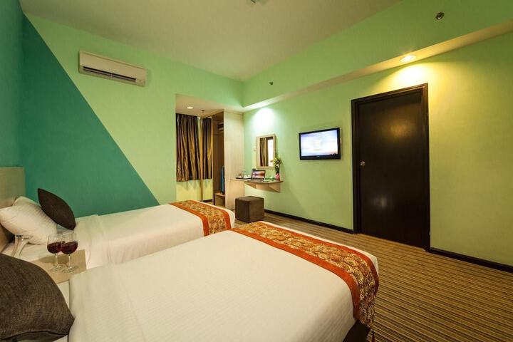 Room 26 of 30