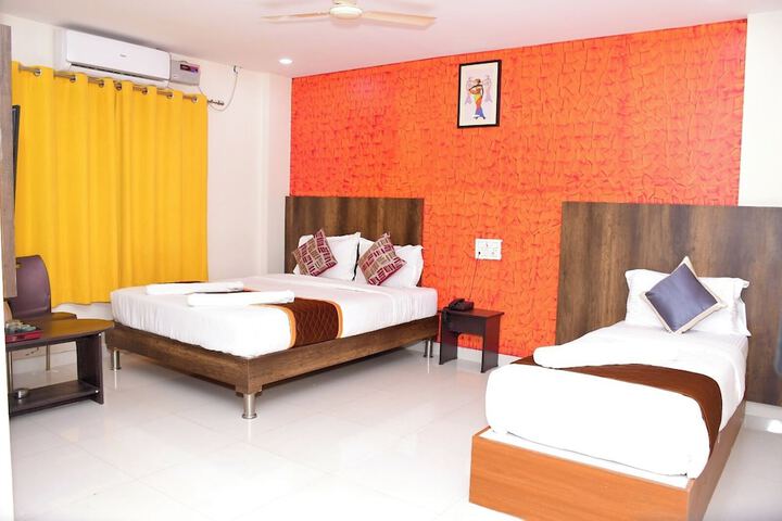 Room 25 of 42