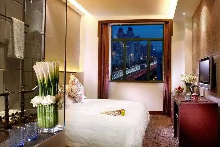 Room 3 of 3