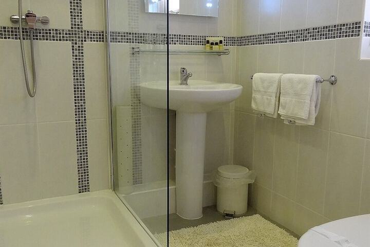 Room 8 of 29