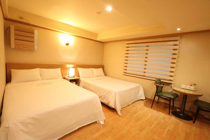 Room 18 of 60
