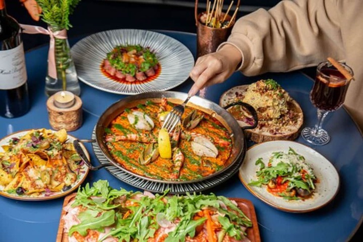 Dining Photos