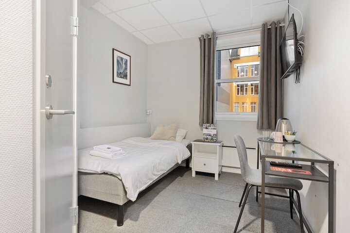 Room 5 of 37