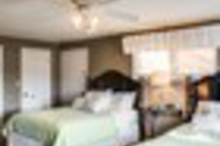 Room 71 of 243