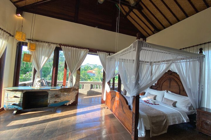 Room 20 of 194