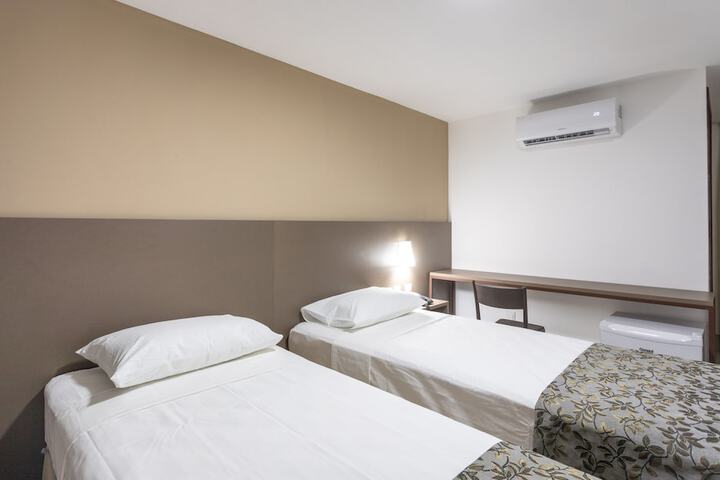 Room 5 of 15
