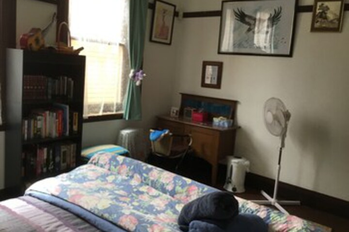 Room 50 of 180