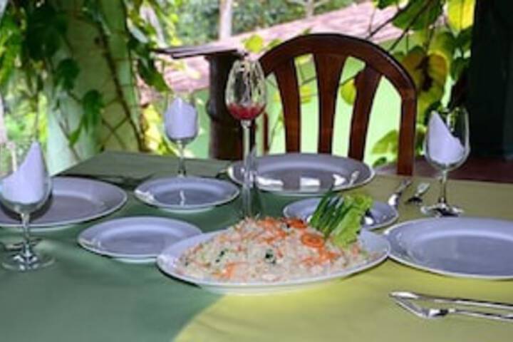 Dining 2 of 3