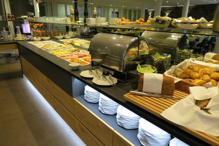 Breakfast/Coffee Service 112 of 125