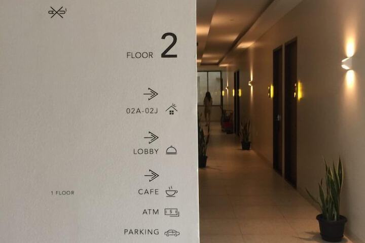 Ballroom/Hall 13 of 21