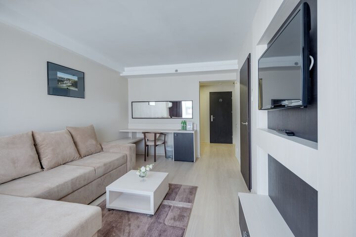 Room 10 of 91