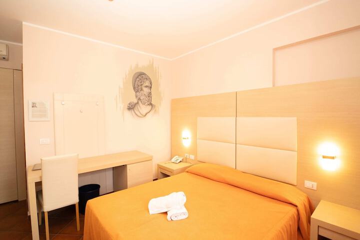 Room 9 of 26