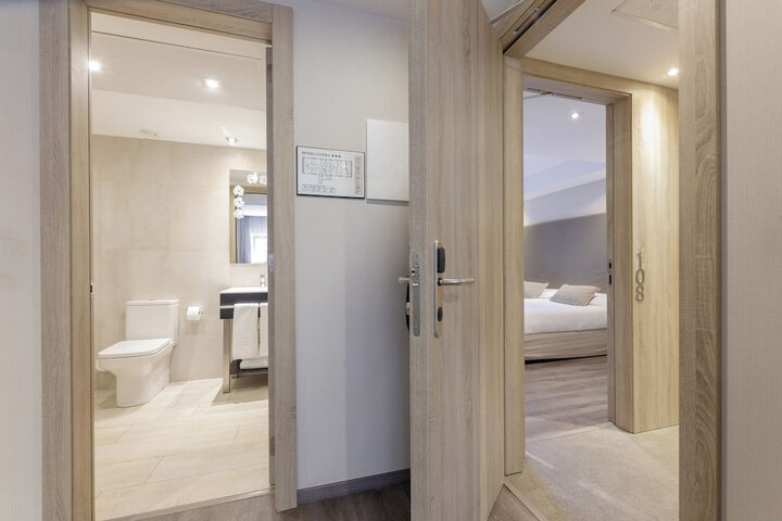 Room 15 of 59