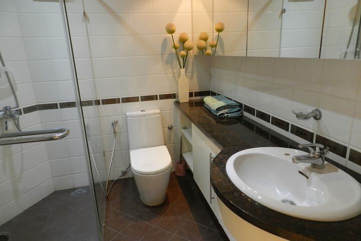 Room 169 of 259