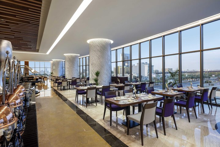 Dining 90 of 128