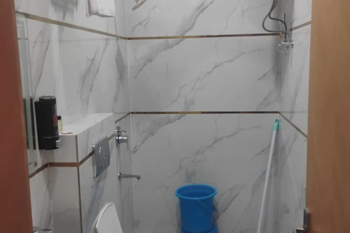 Room 9 of 25