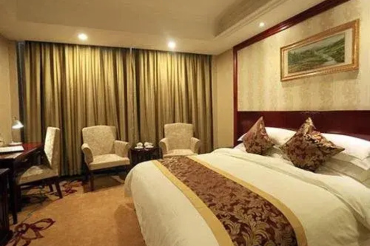 Room 5 of 15