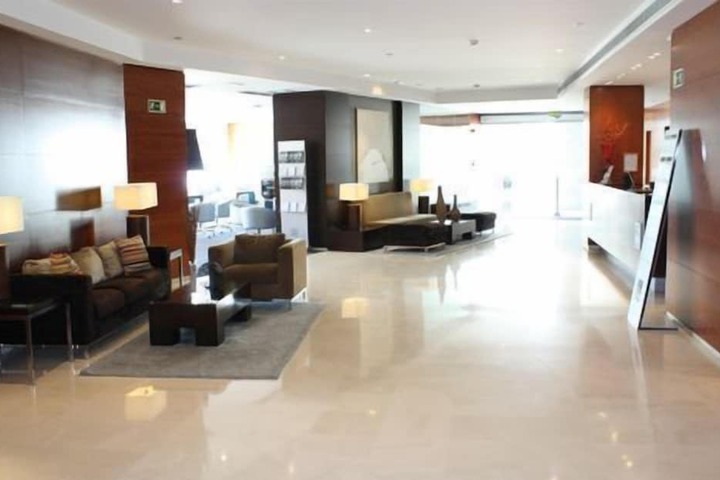Entrance & Lobby