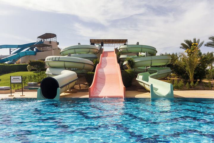 Hotel Pool