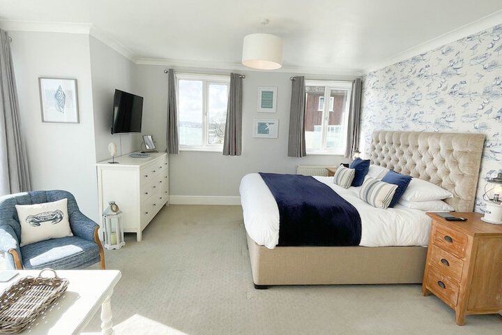 Room 9 of 38