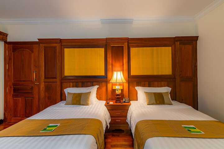 Room 33 of 145
