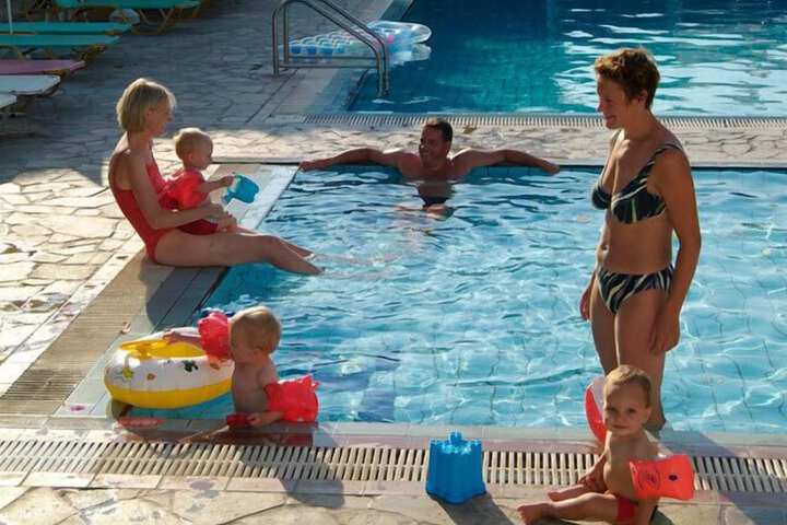 Hotel with Pool