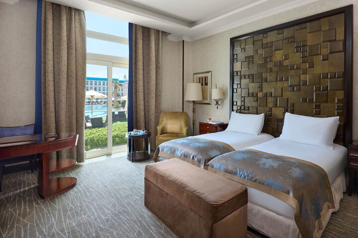 Room 31 of 208