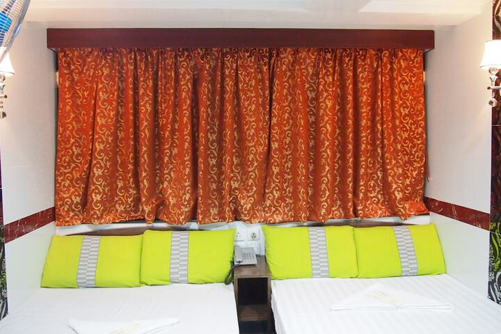 Room 7 of 60