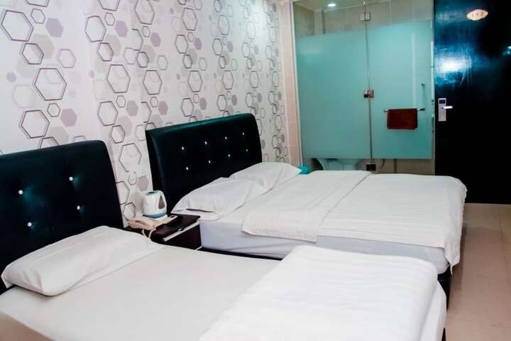 Room 4 of 30