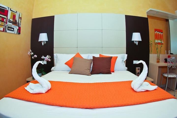 Room 9 of 22