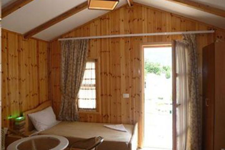 Room 12 of 28