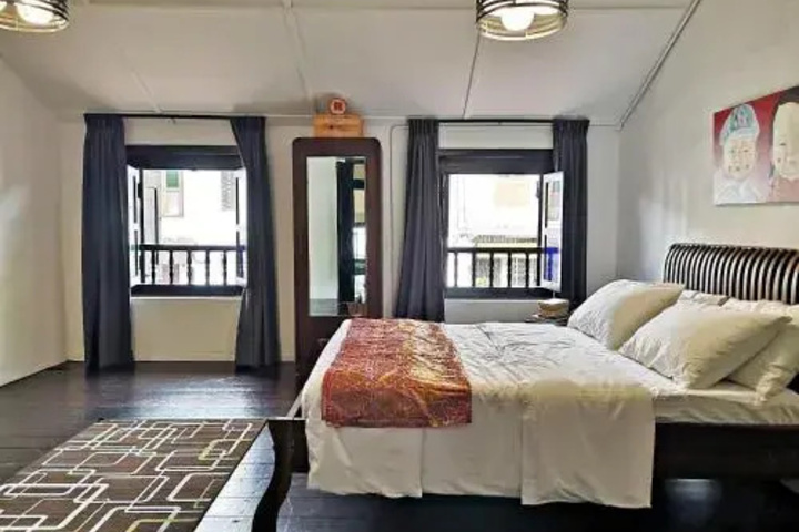 Room 4 of 24
