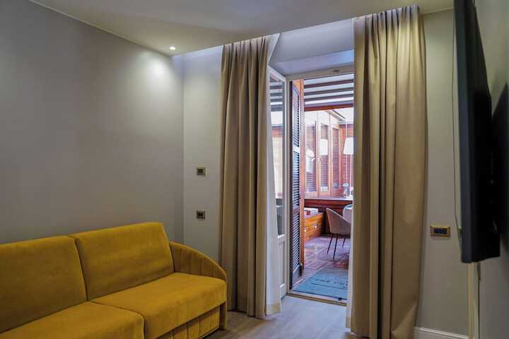 Room 47 of 85