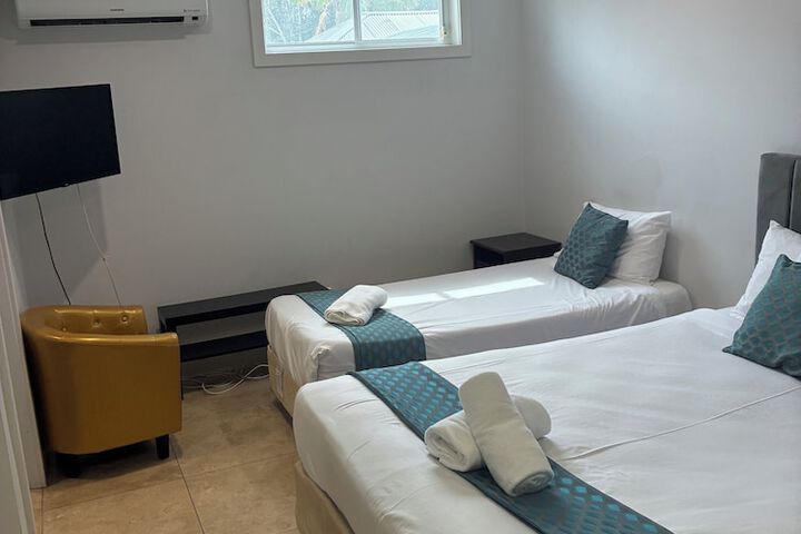 Room 32 of 95