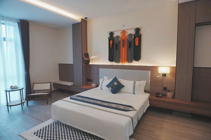Room 3 of 17