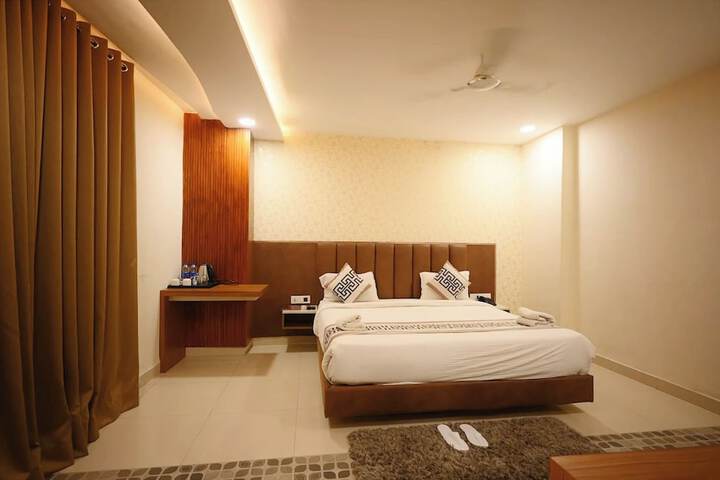 Room 8 of 20