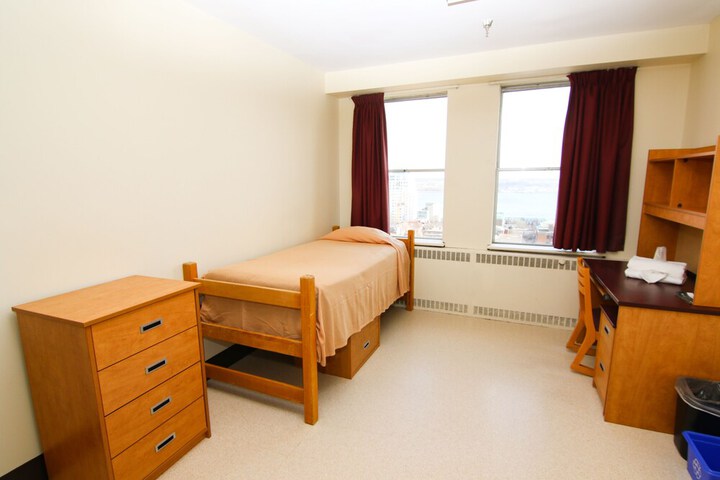 Room 16 of 69