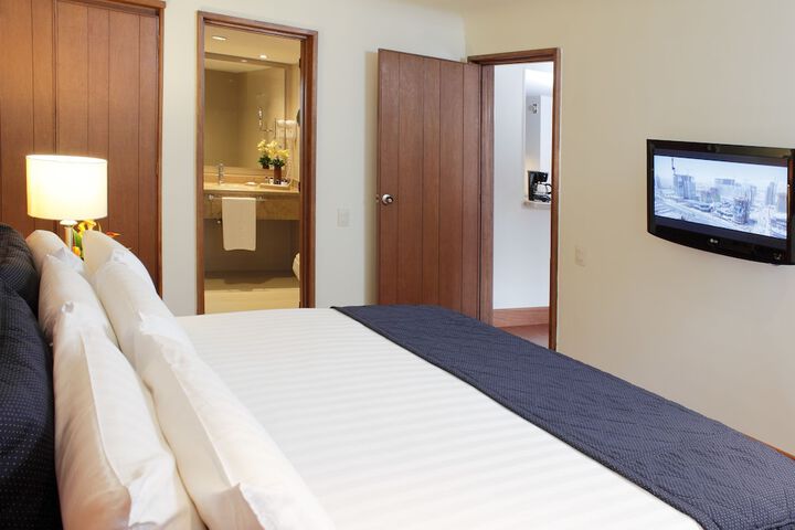 Room 9 of 42